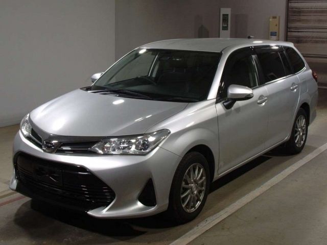 2329 Toyota Corolla fielder NRE161G 2018 г. (TAA Chubu)